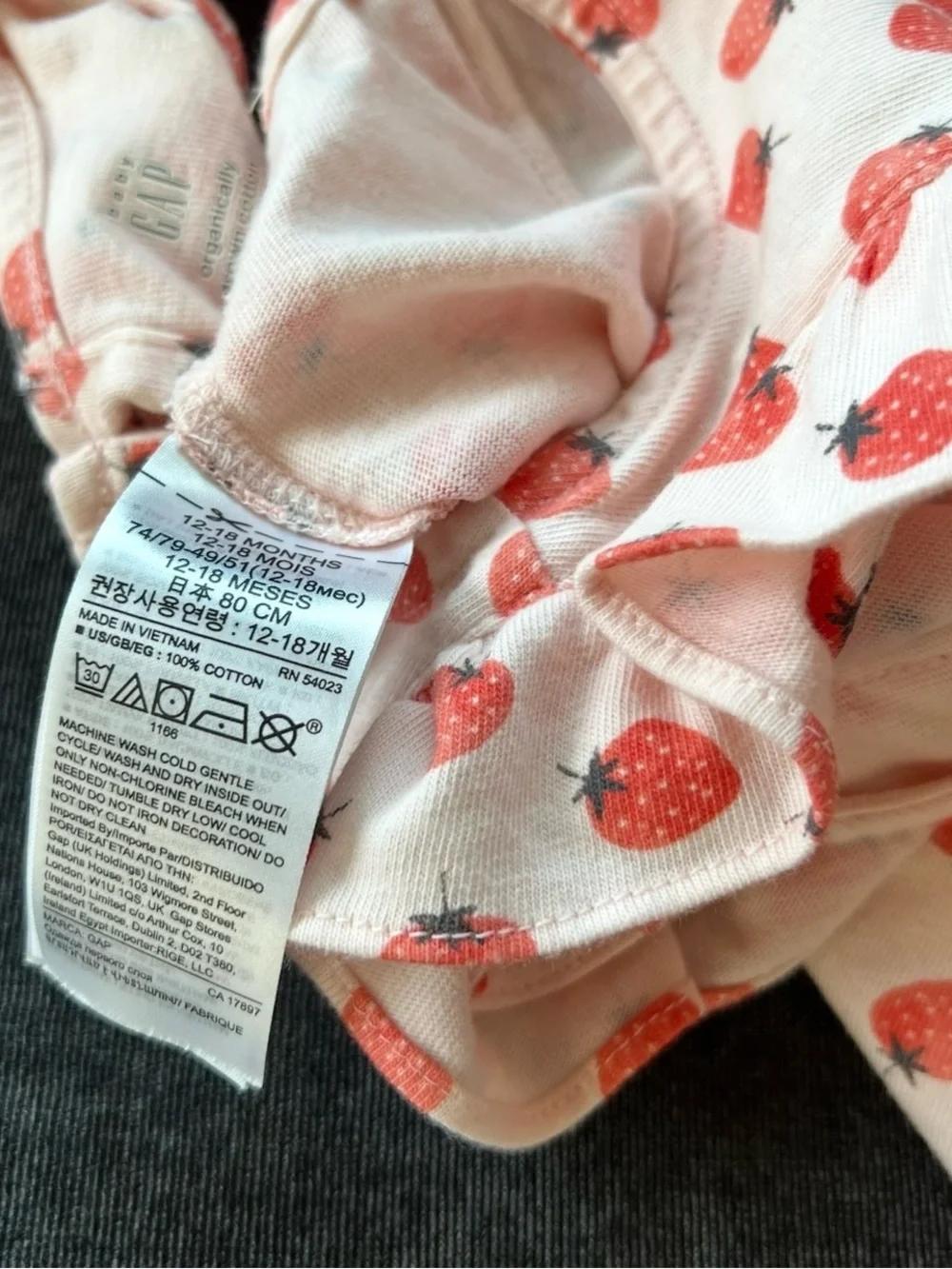 Baby Gap Girls Strawberry Print Ruffle Jumpsuit Size 12-18 Months